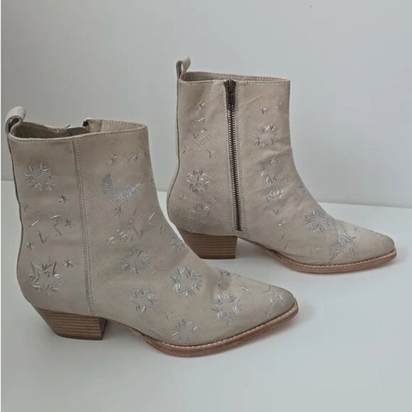Free People Bowers Embroidered Bootie Bone Suede w/ silver Boots Fits 8.5 - Picture 3 of 11